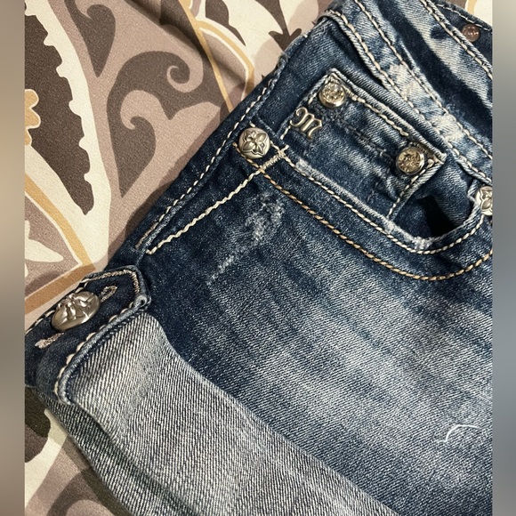 Miss Me Shorts - Picture 2 of 5